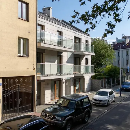 Rakowicka Superior By Bookinghost *