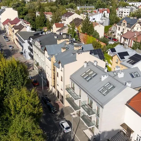 Rakowicka Superior By Bookinghost *