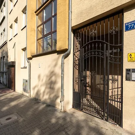 Rakowicka Superior By Bookinghost *